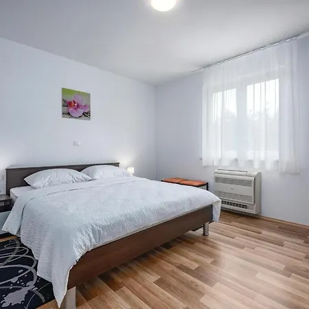 Lovely In With Kitchen * Žminj