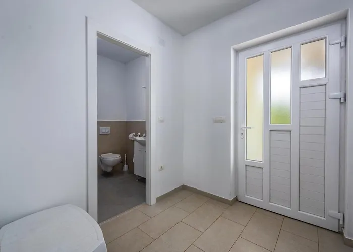 Lovely In With Kitchen *