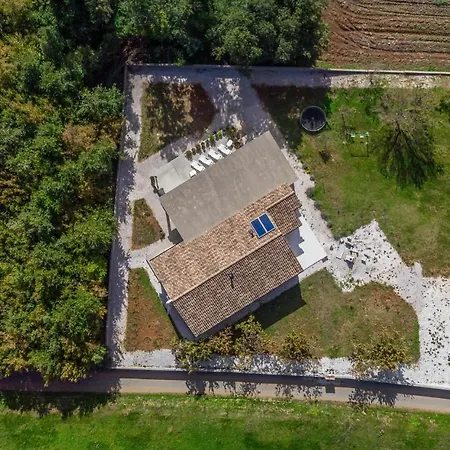 Lovely In With Kitchen * Žminj