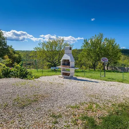 Lovely In With Kitchen Casa vacanze Žminj